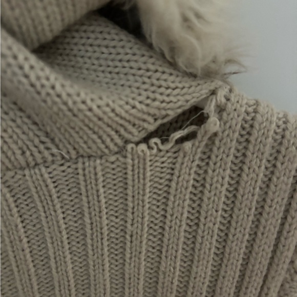 Jessica Simpson Plush Faux Fur Zip Vest in Ivory and Taupe - Picture 5 of 5